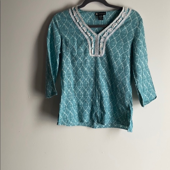 Valerie Bertinelli Tops - Valerie Bertinelli tunic Top